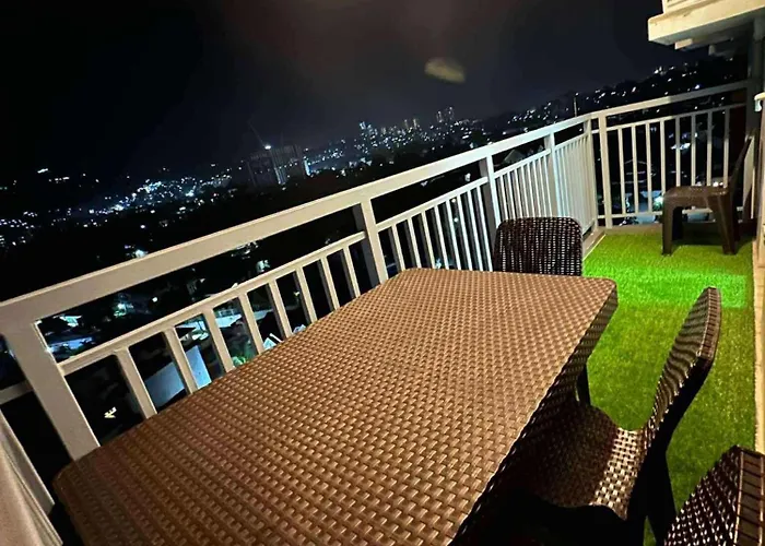 Symfoni Nichols With Spacious Balcony Apartment Cebu
